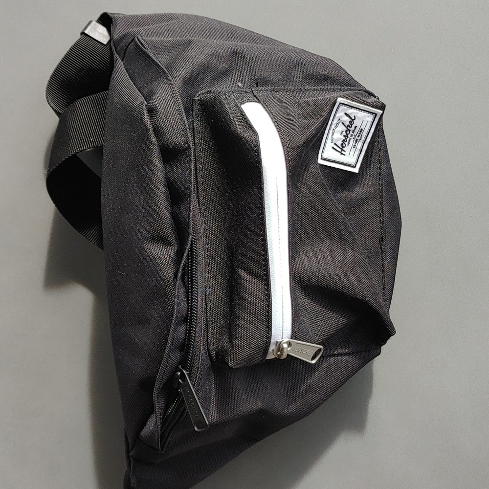 Herschel Hip Pack / Fanny Pack View 3